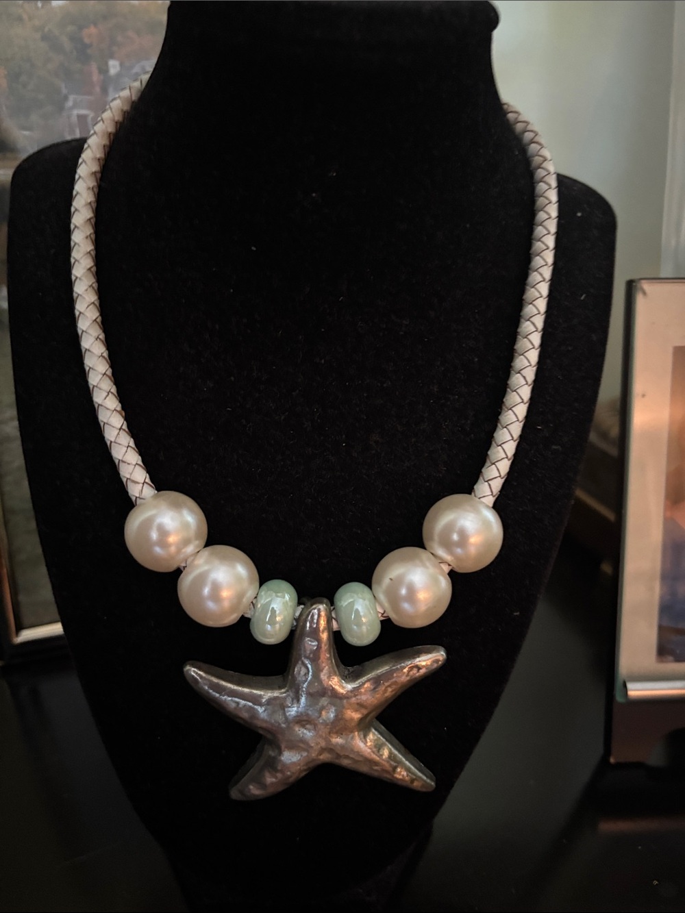 Pearl and Starfish Pendant Necklace in White and Silver